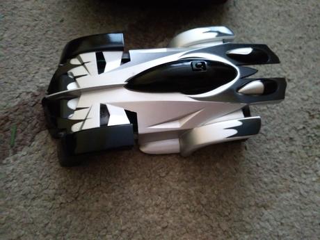 Antigravitacne autíčko,