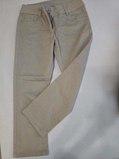 Dámske nohavice pod koleno, s