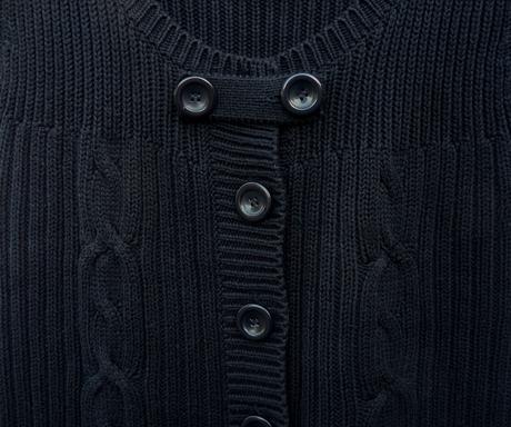 Čierna pletená vesta, l