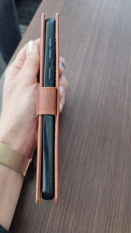 Knižkovy obal na motorola e13,