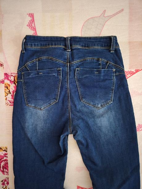Džínsy push up efektom, gate,xs