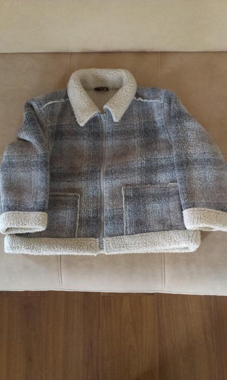 Tepla flausova bundicka okolo domu, 98