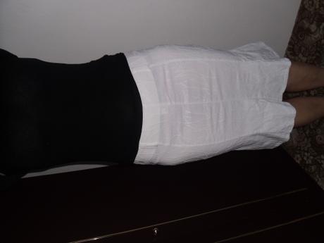 Biela suknicka, 36