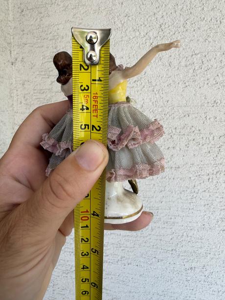 Soska starozitna 2 tanecnice porcelanova sukna,