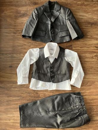 Predám kompletný oblek pre cca ročného chlapčeka, 80