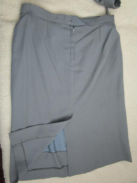 3096. šedý kostým, xl