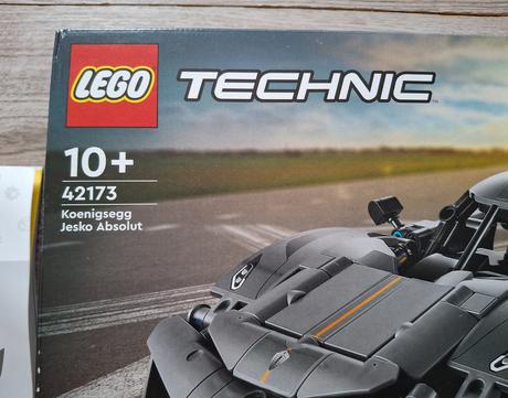 Lego technic 42173 sivé hyperauto,