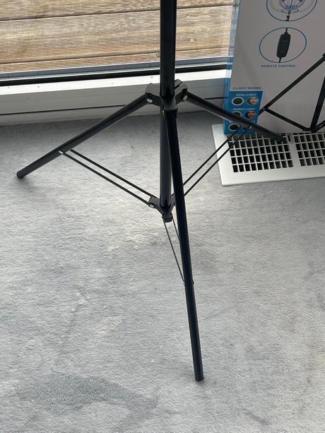 Kruhové žiarivkové svetlo grundik + statív,