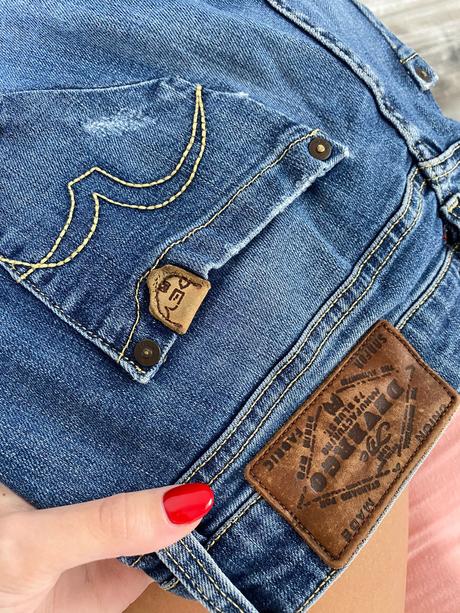 Devergo džínsy, 26