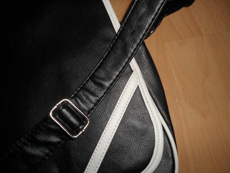 Cierna crossbody taska, 