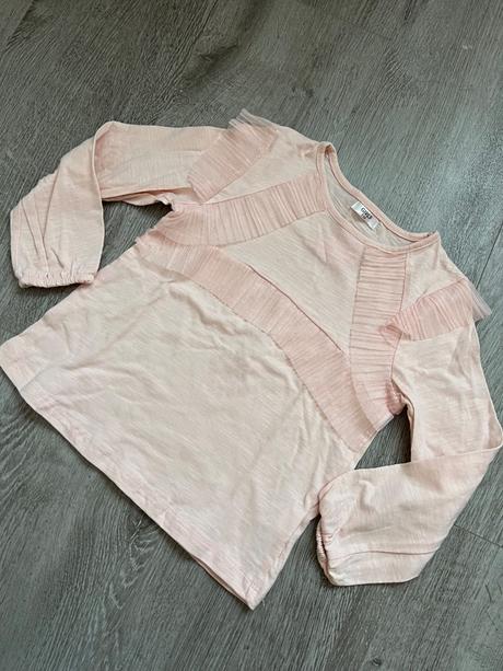 Bledoruzove tricko, 116