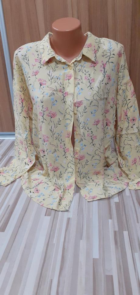 Kvetinová blúzka, 40