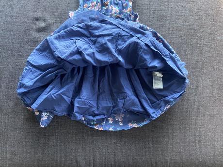 Spoločenské šaty yampy, 104