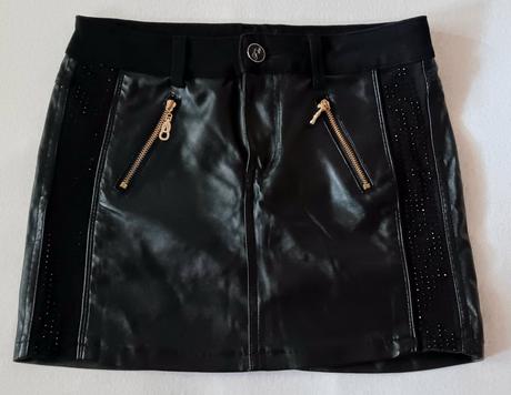 Krátka koženková sukňa, s