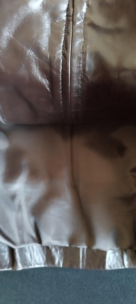 Kožená bunda nenosená, s