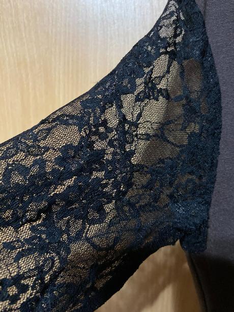 Hnedé minišaty s čipkovanými rukávmi, 36 / s