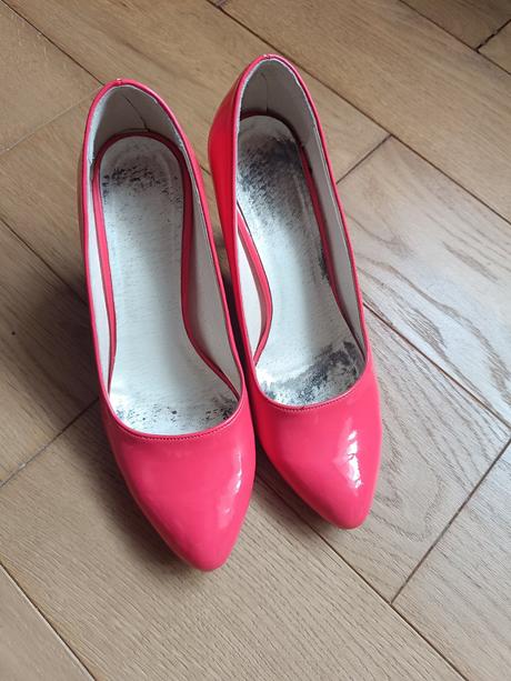 Koralové lodičky, 37