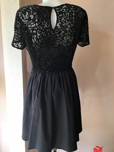 Krásne šaty jack wills/nav8, 40