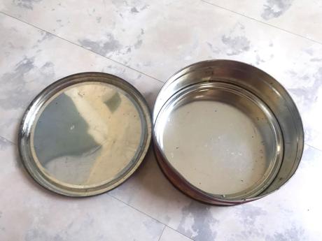 Plechové boxy na suché pečivo 2 ks,