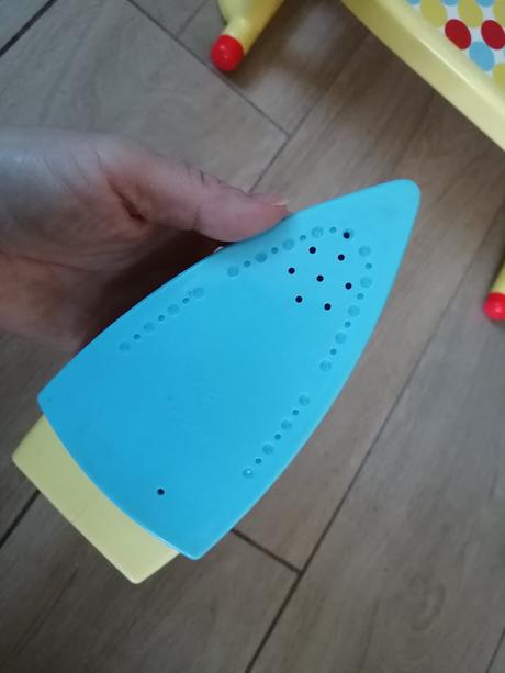 Žehlička, práčka, žehliaca doska, 