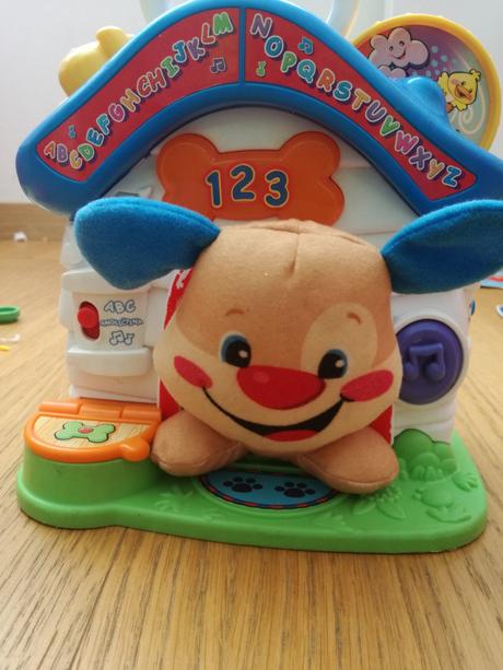 Fisher-price domcek so psíkom,