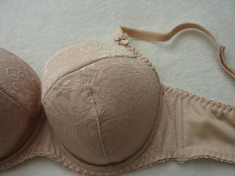 Podprsenka a nohavičky, 75c