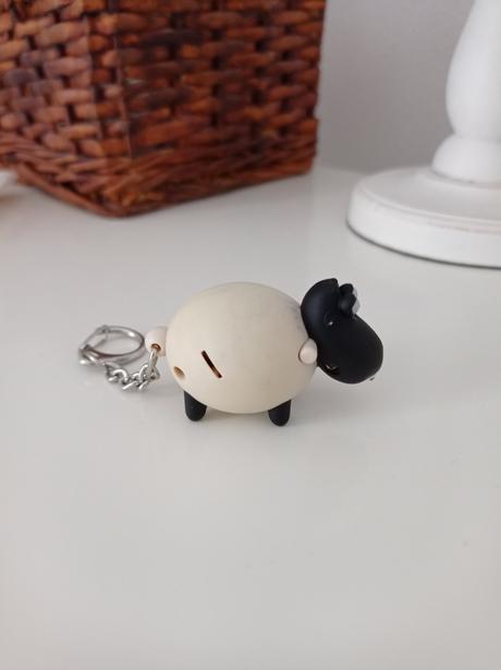 Originálne svietiaci prívesok na kľúče so zvukom,