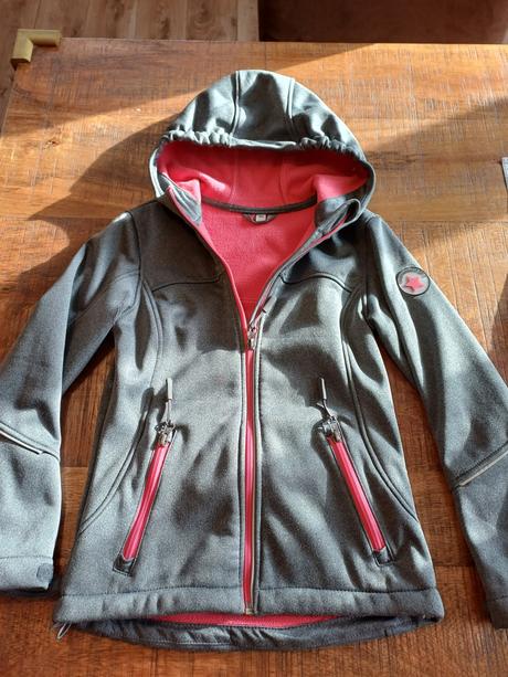 Softshelová bunda, 134