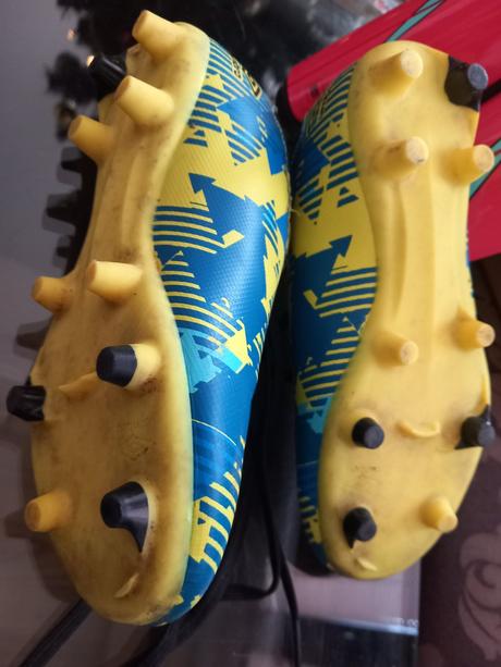 Kopačky č. 32 a chrániče, 32