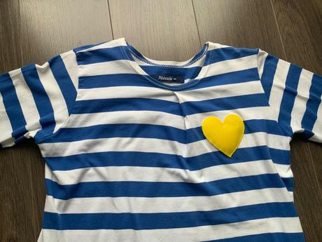 Pískacie šaty, 146