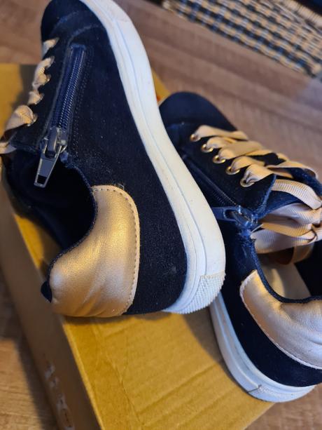 Semišové topánky, baťa,33