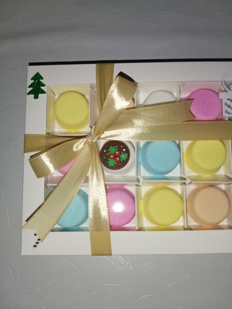 Vianočná darčeková krabička šumiviek do kúpeľa,