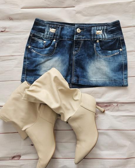 Pekná riflová sukňa, 38