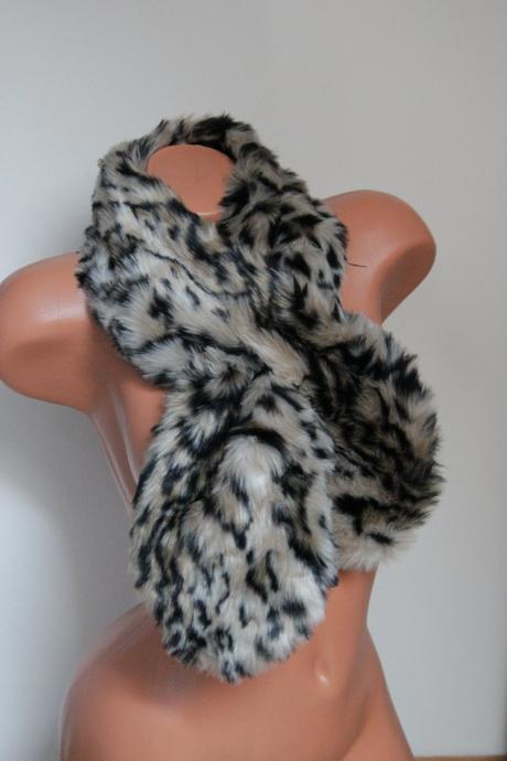 Kožušinkový šál na kabát alebo bundu,