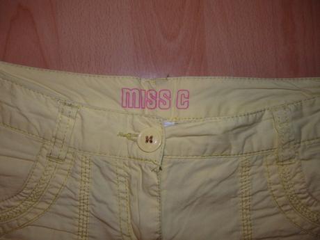 Zlte dievcenske sortky, cherokee,158