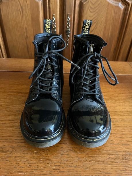 Dr. martens členkové šnurovacie čižmičky, 32