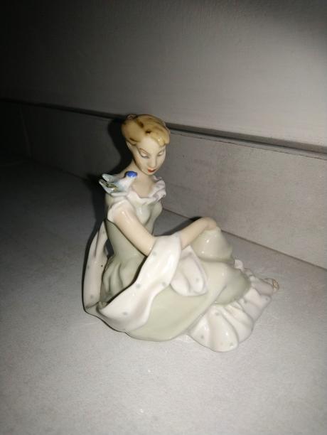 Porcelánová soška,