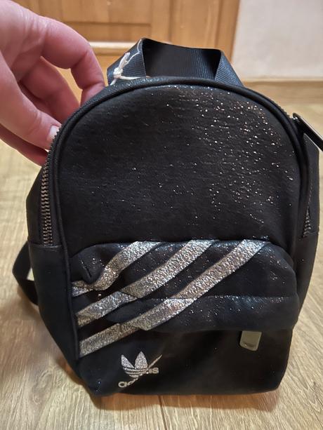 Malý trblietavý ruksak adidas, adidas