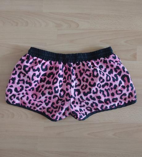 Damske sortky, authority,s