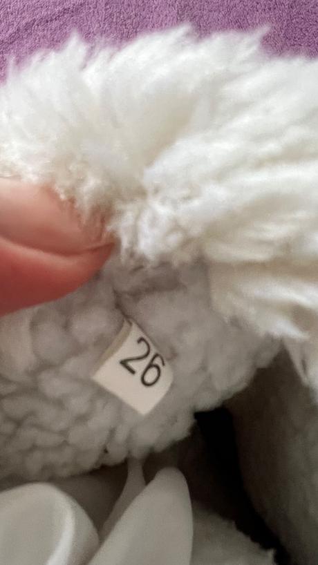 Snehule aghata ruiz de la prada, 26