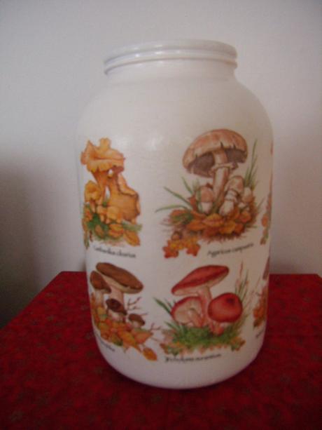 Veľká fľaša na sušené hríby,