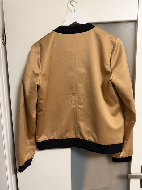 Zlatá bombera kaffe, 38