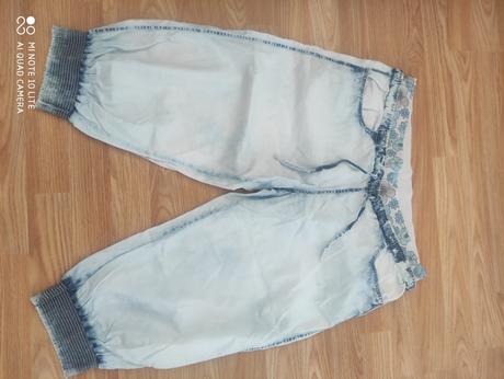 Trojštvrťové nohavice, 42