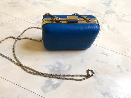 Kabelka na retiazke,