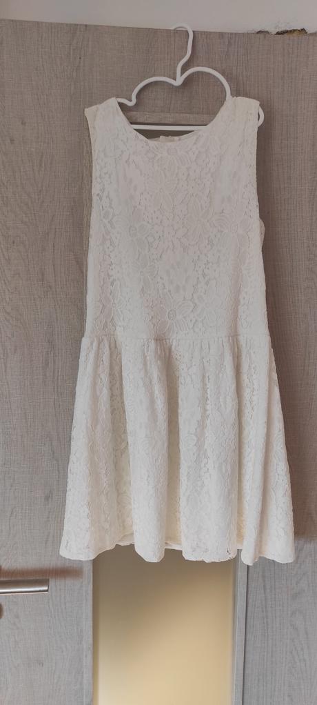 Dievčenske saty, 146