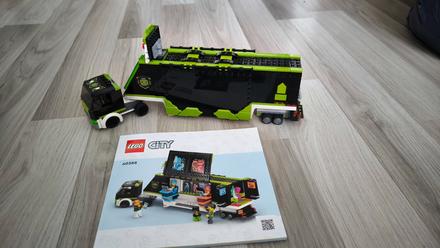 Lego city gaming tournament truck,