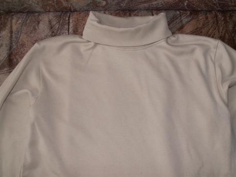 Béžový rolák, 146