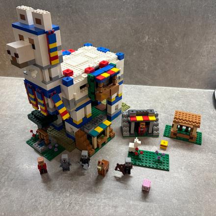 Lego 21188 minecraft- dedinka lám,