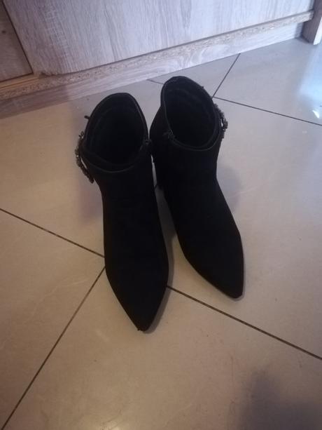 Kotnikove čierne čižmy už aj s postou, 41