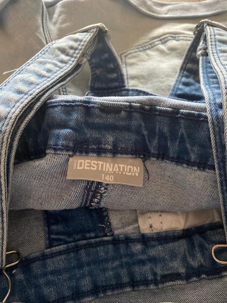 Dievčenské rifľové kraťasy na traky, 140